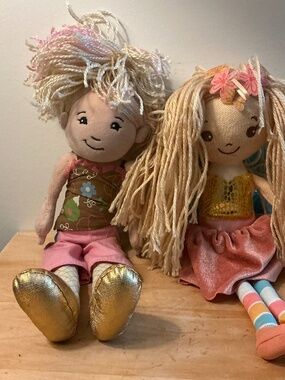 Fun Dolls, Groovy Girls Gwen and Hopscotch Lane Aura